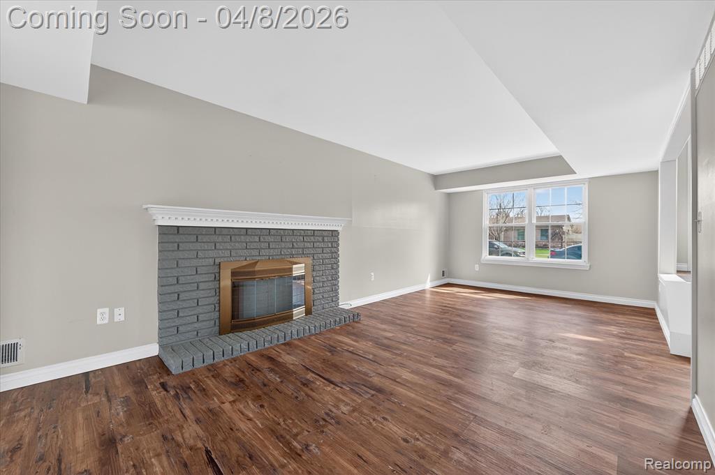 22184 Derby Road, Woodhaven, MI 48183 — Photo 8