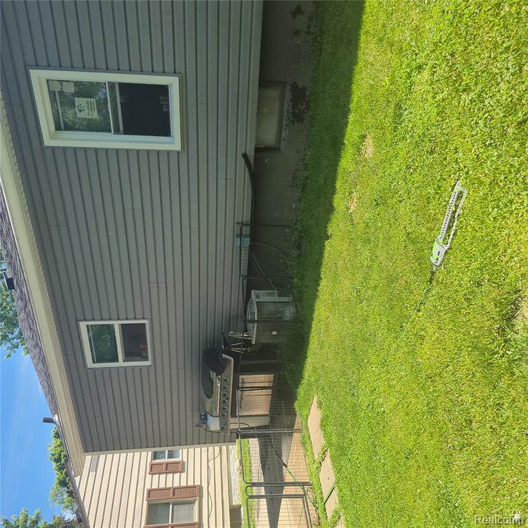 822 Crawford Street, Flint, MI 48507 — Photo 6