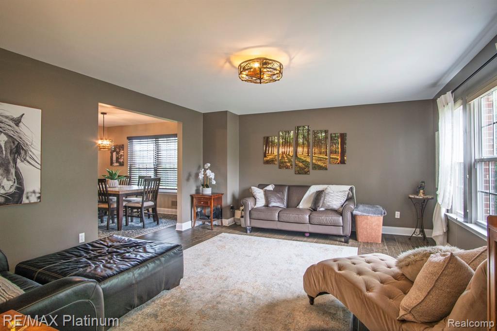 8313 Mill Pointe Court, Goodrich Vlg, MI — Photo 10
