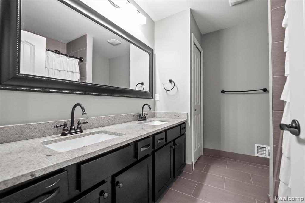 651 Davis Avenue, Birmingham, MI 48009 — Photo 15