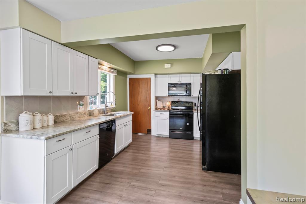 819 N Ball Street, Owosso, MI 48867 — Photo 13