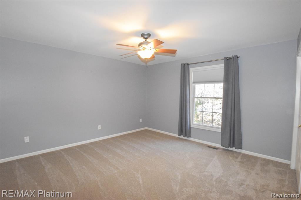 9037 RIDGEFIELD Drive, Brighton, MI 48114 — Photo 45