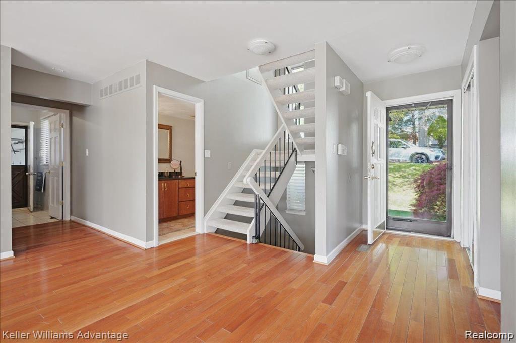 5321 Fairway Lane, West Bloomfield, MI 48323 — Photo 3