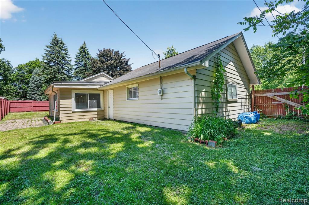 401 W Liberty Street, South Lyon, MI 48178 — Photo 36