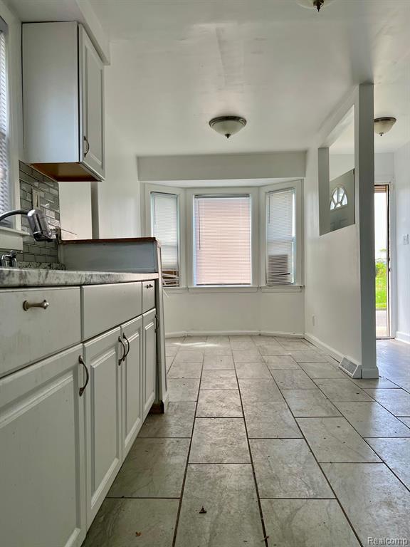 8614 ROBSON Street, Detroit, MI 48228 — Photo 2