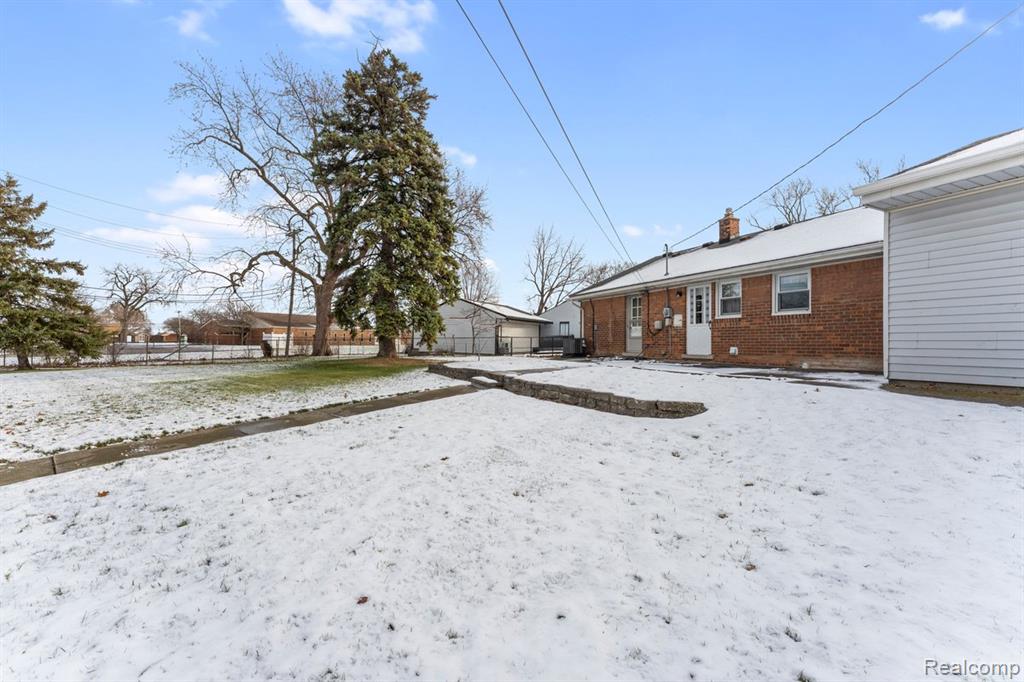 12822 Johanna Court, Riverview, MI 48193 — Photo 25