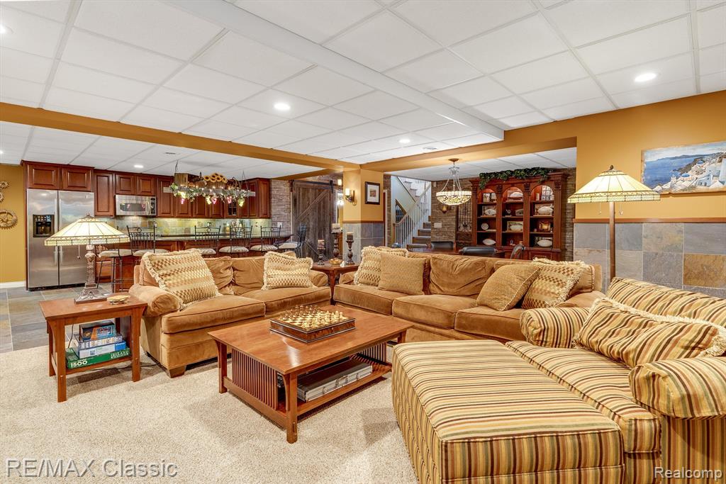 18416 CLAIRMONT Circle E, Northville, MI 48168 — Photo 33