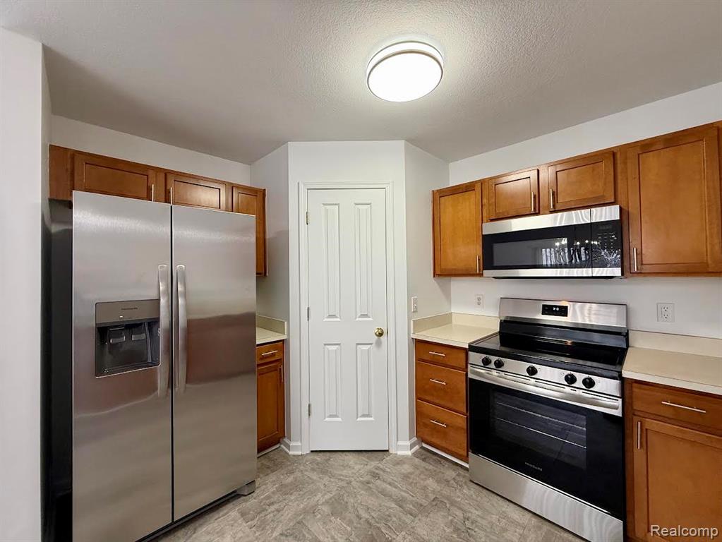 29067 Cullen Drive, Romulus, MI 48174 — Photo 18