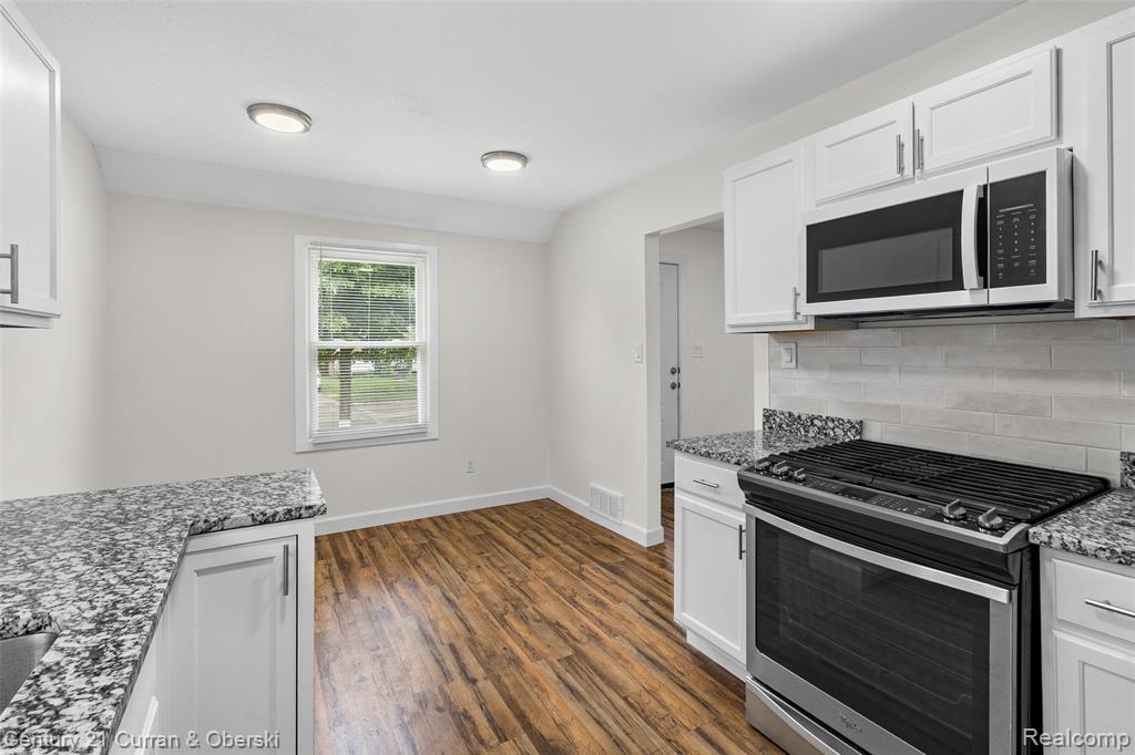 8855 Rosemont Avenue, Detroit, MI 48228 — Photo 10
