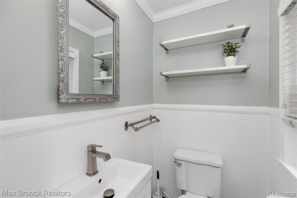 905 N Wilson Avenue, Royal Oak, MI 48067 — Photo 15