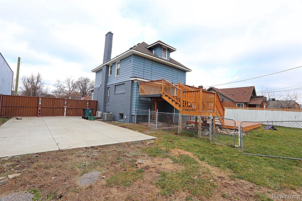802 E 11 MILE Road, Royal Oak, MI 48067 — Photo 26