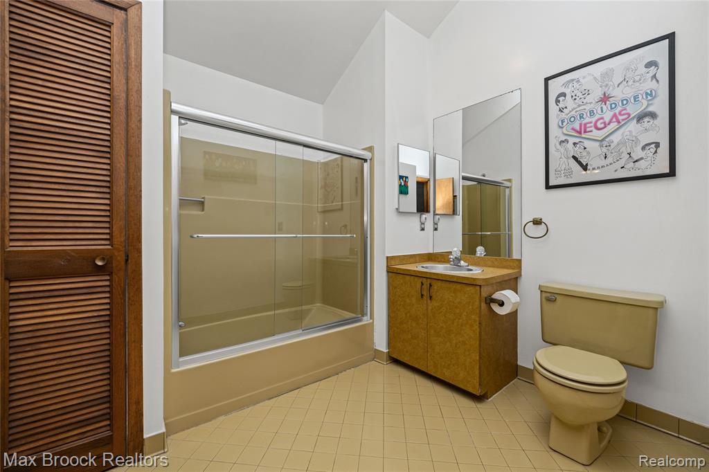 32674 Bingham Lane, Bingham Farms, MI 48025 — Photo 45
