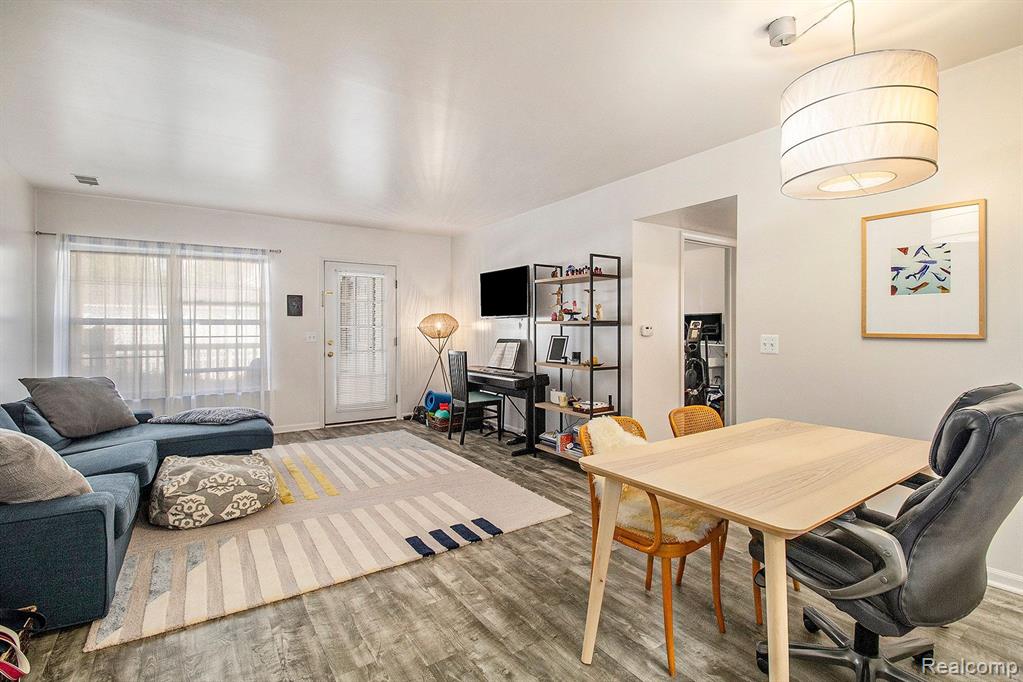 2808 S Knightsbridge Circle, Ann Arbor, MI 48105 — Photo 9