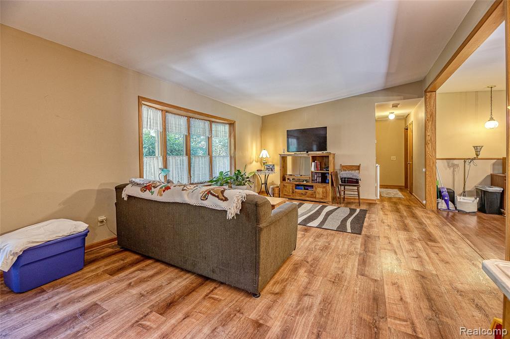 6855 Lyons Road, Imlay City, MI 48444 — Photo 15