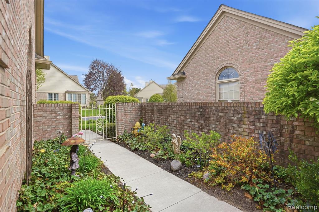 42626 Christina Drive, Sterling Heights, MI 48313 — Photo 51