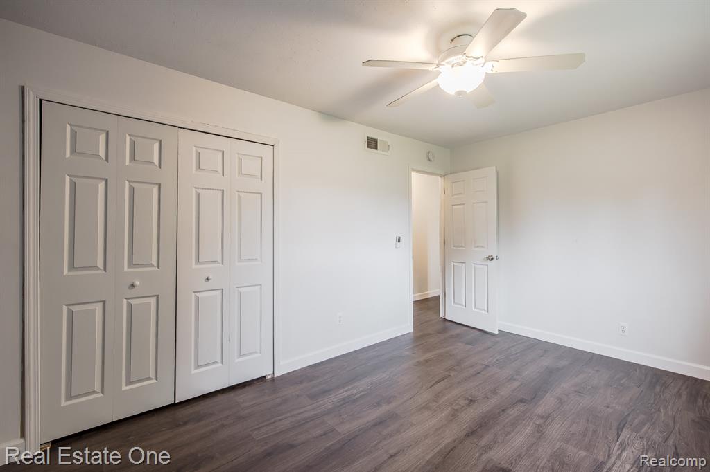 40026 Kristen Drive, Sterling Heights, MI 48310 — Photo 17