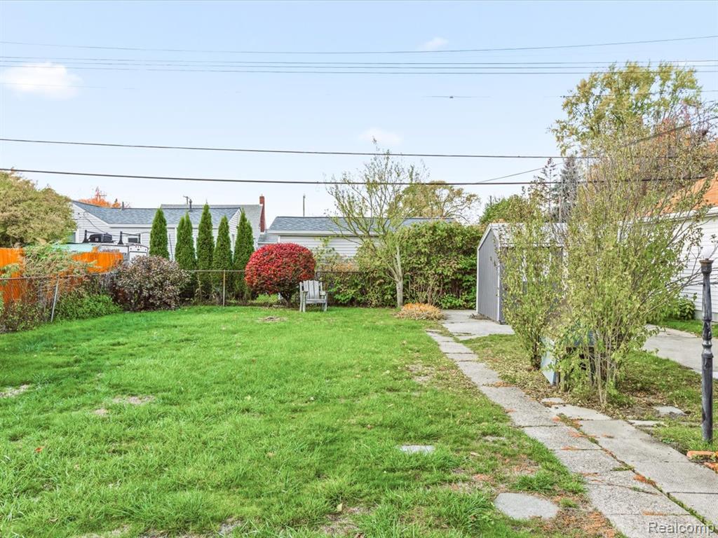 423 16th Street, Port Huron, MI 48060 — Photo 3
