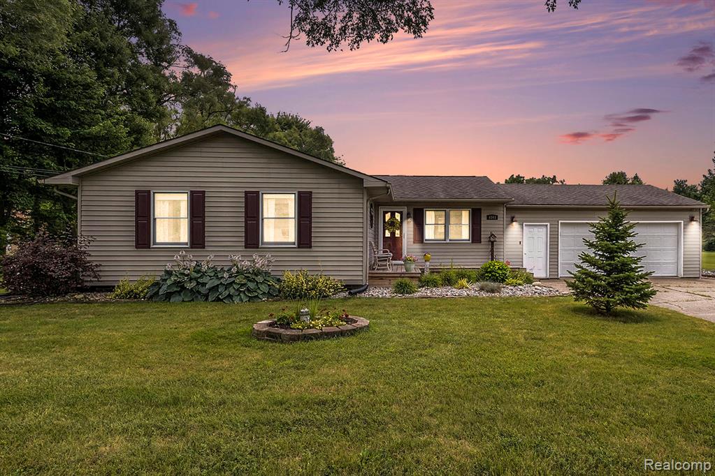 6343 Clovis Avenue E, Flushing, MI 48433 — Photo 2