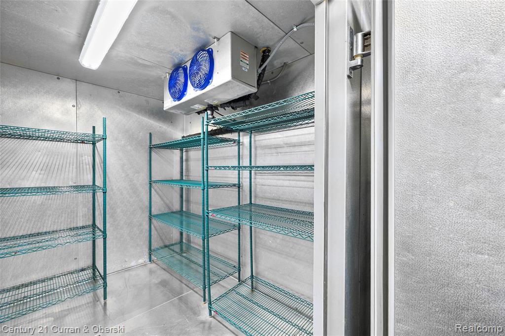 32704 Grand River Avenue, Farmington, MI, 48336