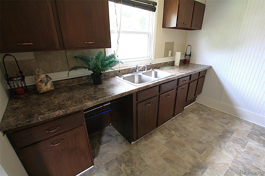 5964 Kader Drive, Flint, MI 48506 — Photo 7