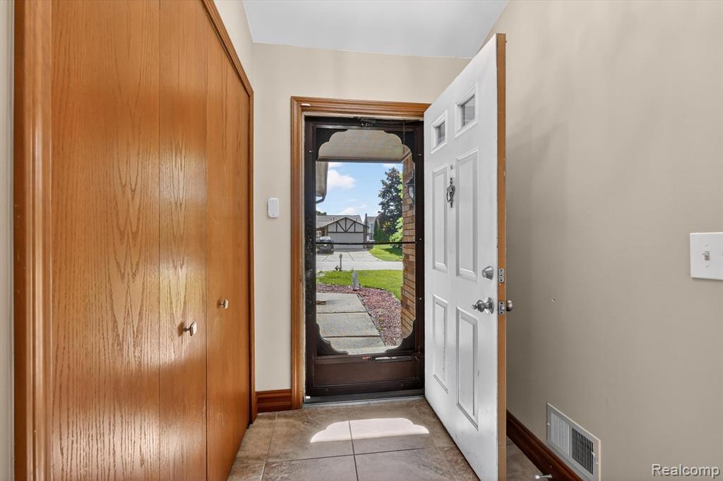 43325 Nebel Trail, Clinton Twp, MI 48038 — Photo 3