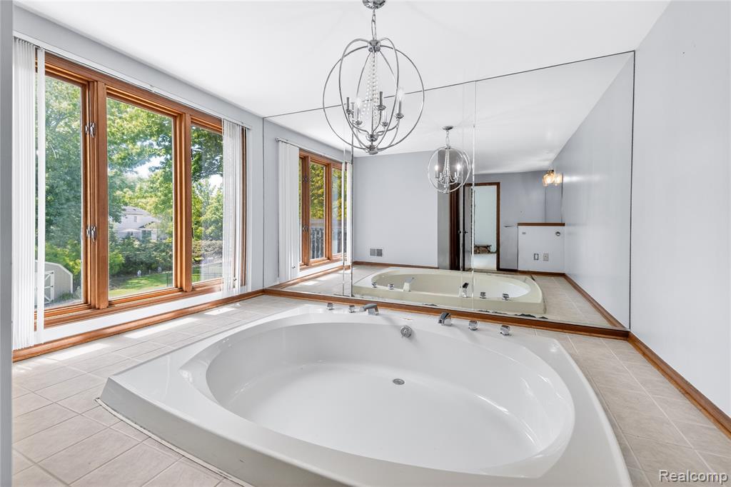 8027 Berkshire Drive, Grosse Ile, MI 48138 — Photo 27