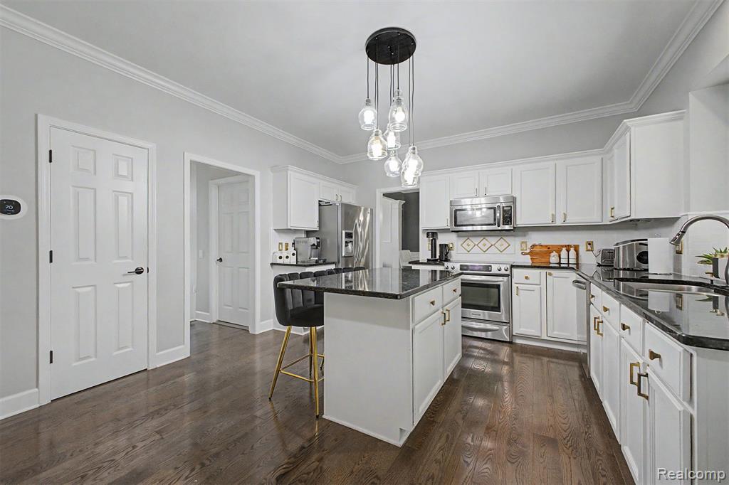 8179 Creekside Drive, Westland, MI — Photo 13