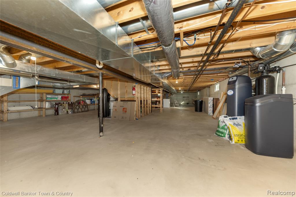 11535 Lancelot Lane, Pinckney, MI 48169 — Photo 68