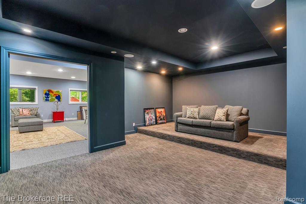 6995 HAWK WOODS Court, West Bloomfield, MI — Photo 48