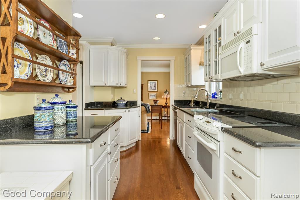32291 Verona Circle, Beverly Hills, MI 48025 — Photo 15