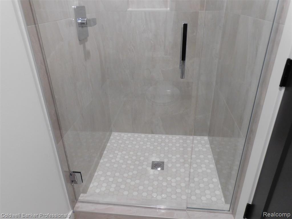 4247 Hampton Boulevard, Royal Oak, MI 48073 — Photo 36
