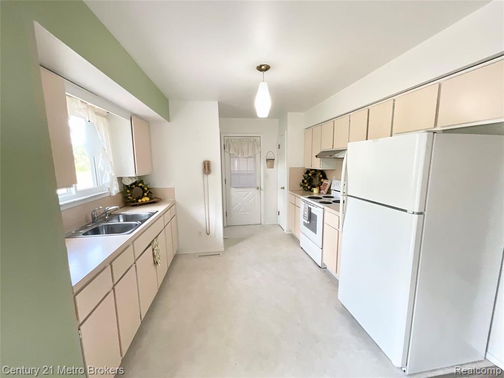 4472 Grand Blanc Road, Swartz Creek, MI 48473 — Photo 9