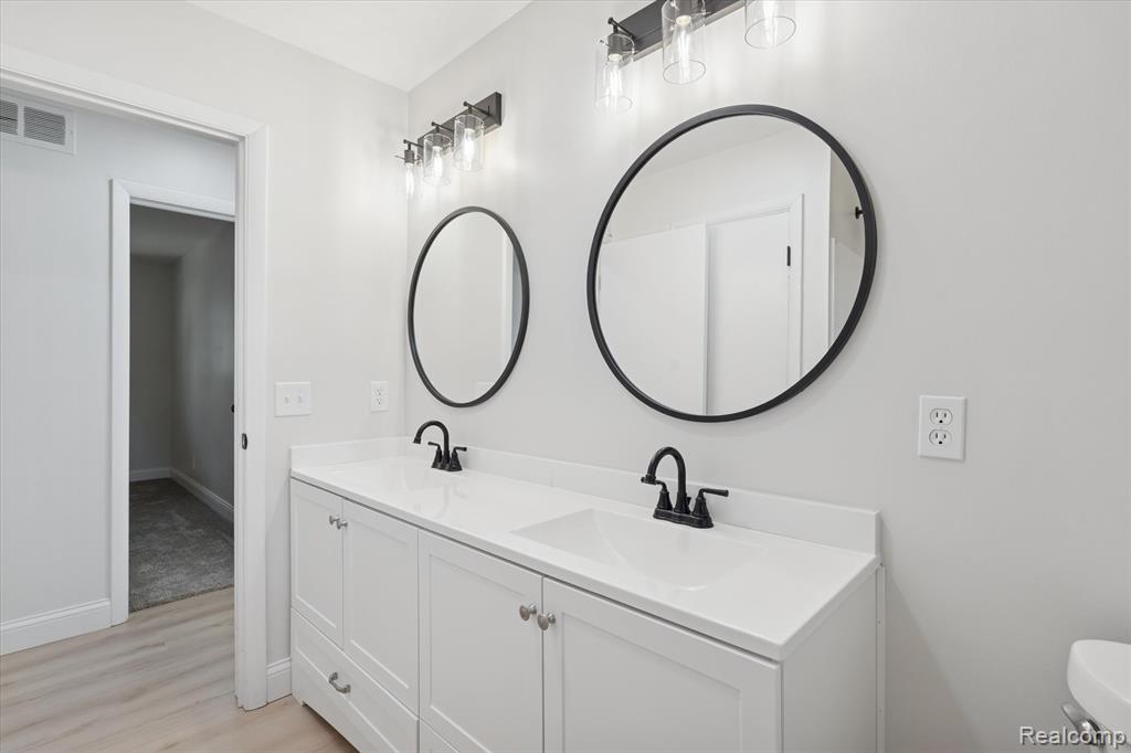 241 Raleigh Place, Lennon Vlg, MI 48449 — Photo 17