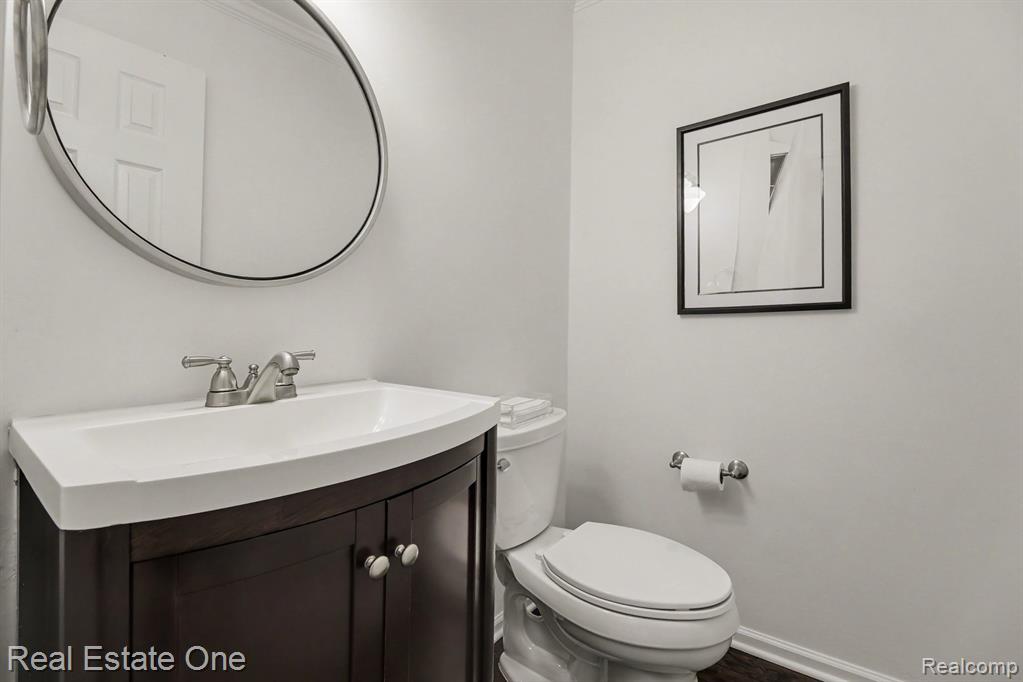 5963 Barnstable Court, West Bloomfield, MI — Photo 18