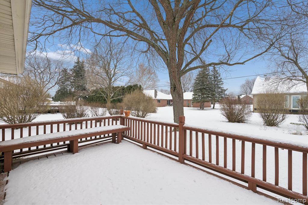 7127 Meadowvue Drive, Grand Blanc, MI 48439 — Photo 44
