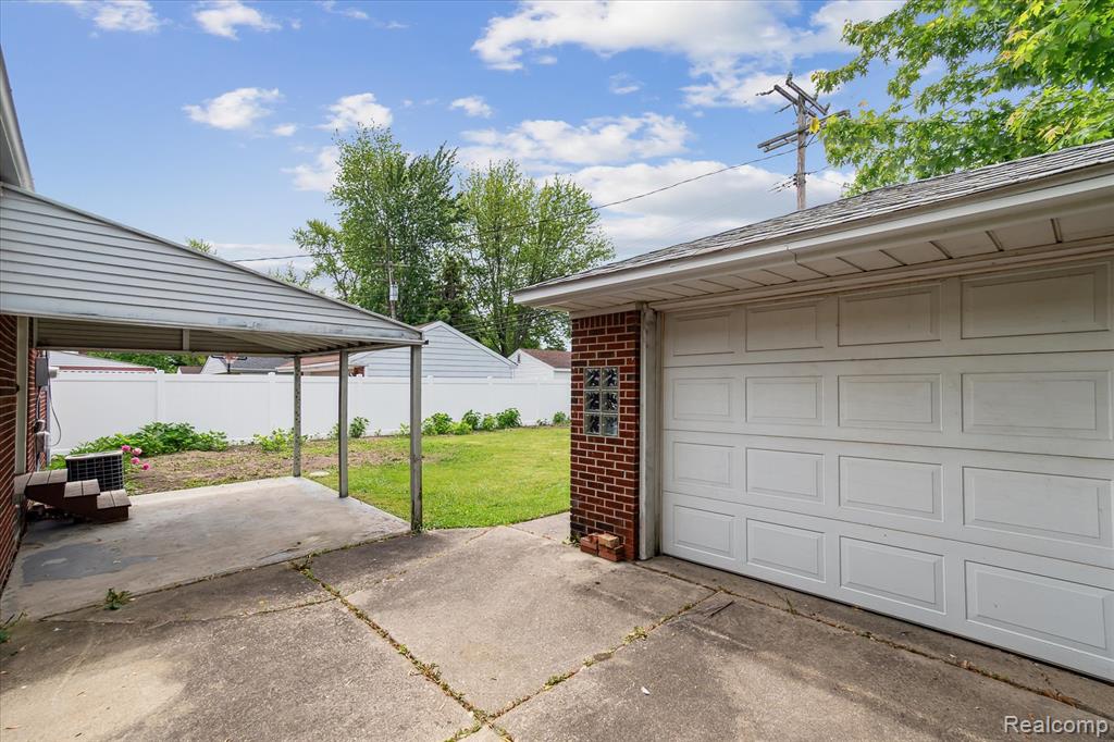 8242 MONROE Boulevard, Taylor, MI 48180 — Photo 26
