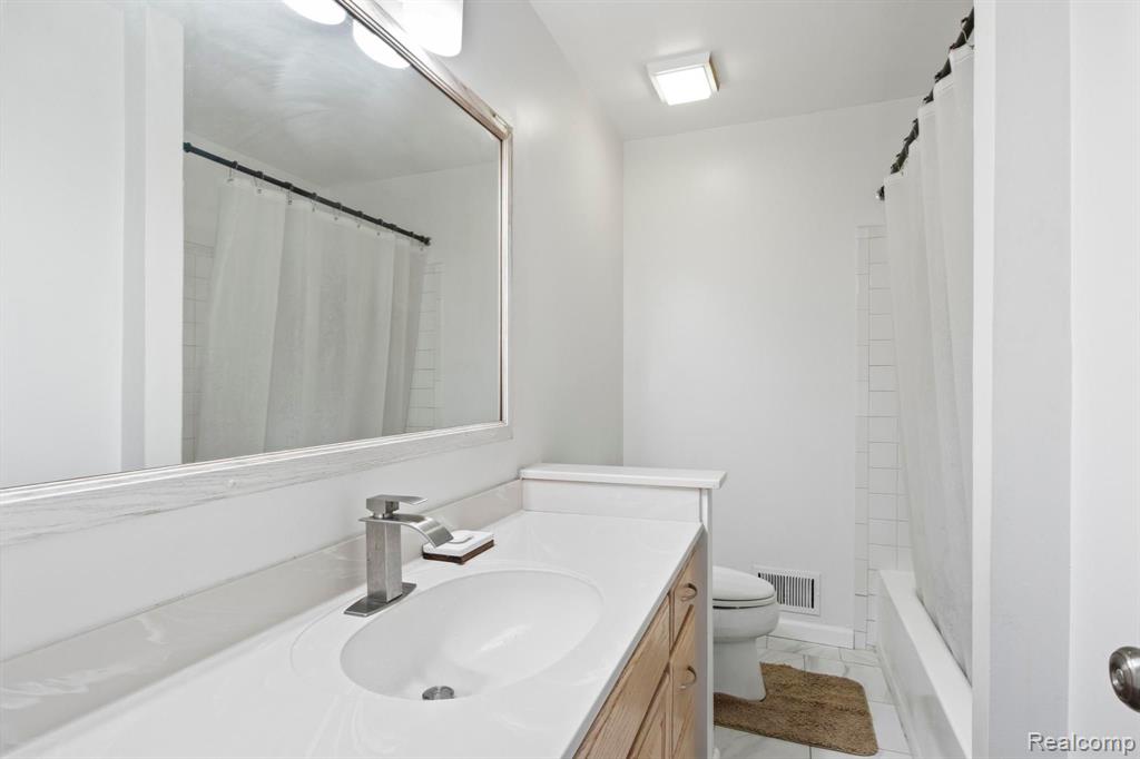 723 PRINCESS Drive, Canton, MI 48188 — Photo 16