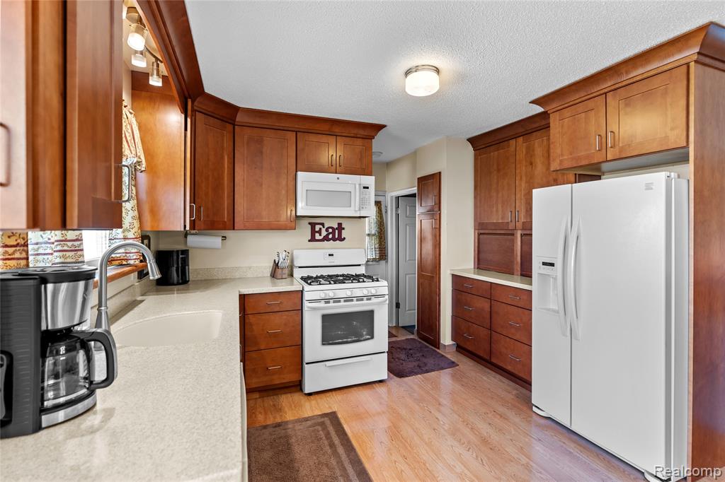 5354 Winshall Drive, Swartz Creek, MI 48473 — Photo 5