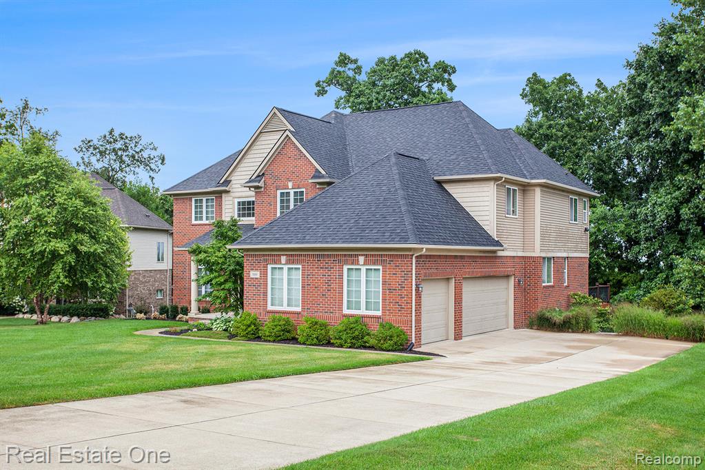 589 Rumson Court, White Lake, MI — Photo 2