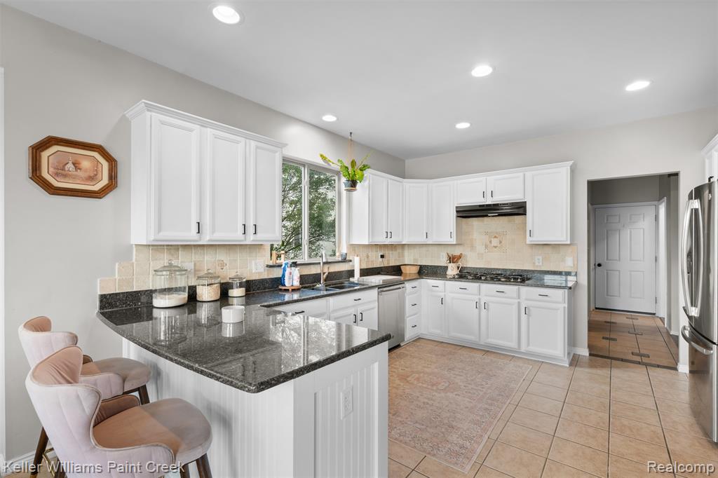 892 W Peninsula Court, Oxford, MI 48371 — Photo 8