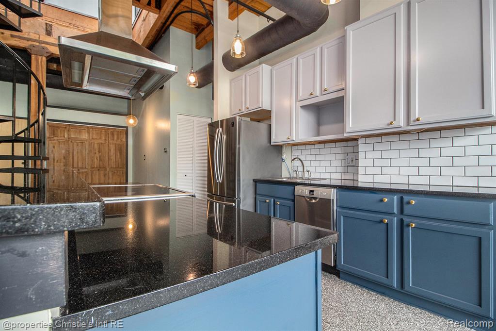 6533 E Jefferson, 427, Detroit, MI 48207 — Photo 33