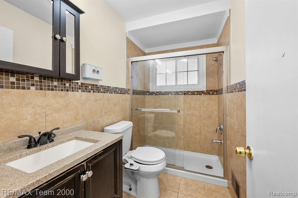 6470 Norborne Avenue, Dearborn Heights, MI 48127 — Photo 13