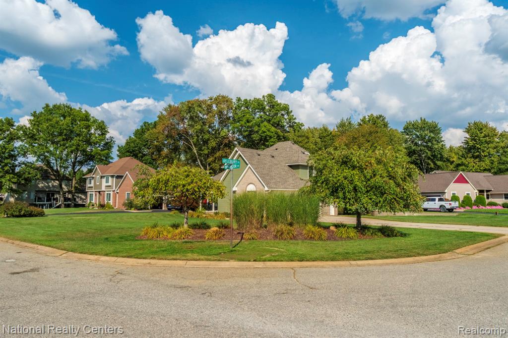 9859 Aylebury Drive, South Lyon, MI 48178 — Photo 4