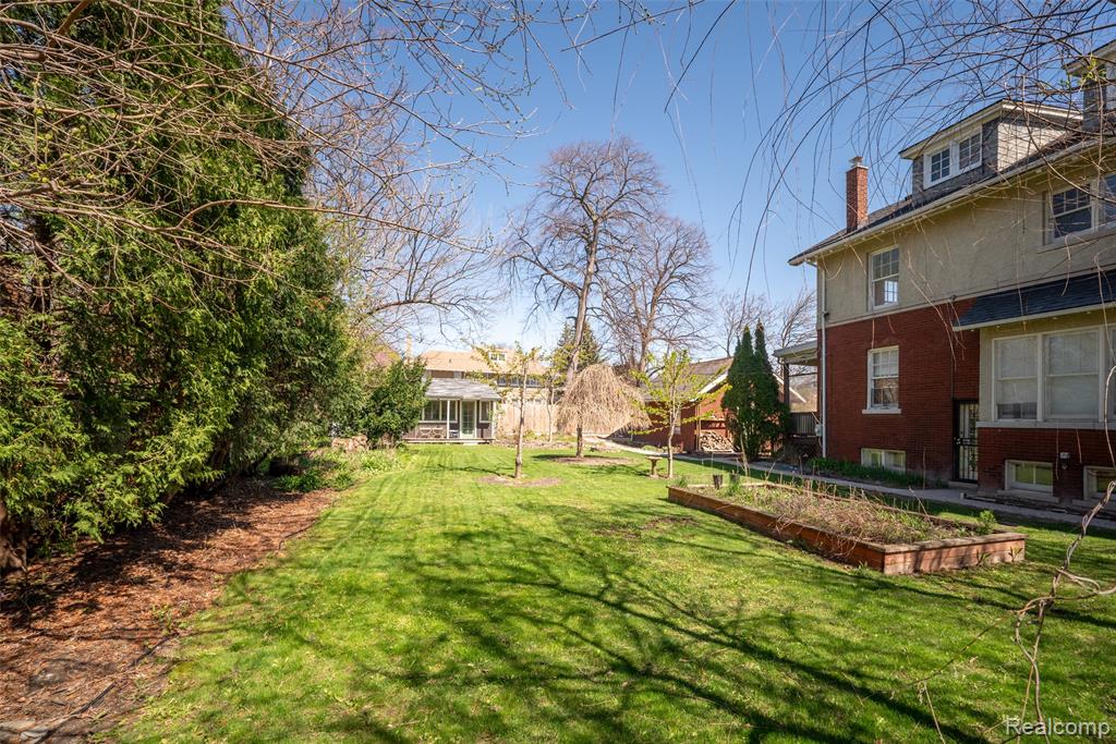 22 Edison Street, Detroit, MI 48202 — Photo 48