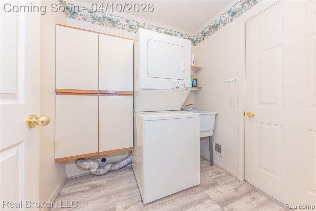 39836 Eagle Trace Drive, Northville, MI 48168 — Photo 31
