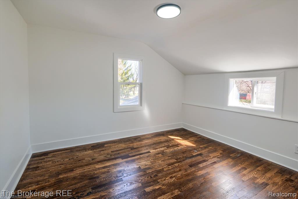 5447 Sitka Street, Burton, MI 48519 — Photo 35