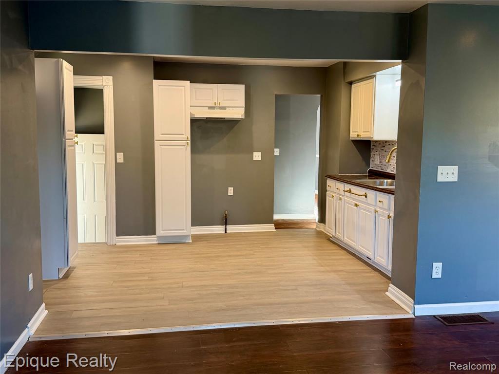4405 Pengelly Road, Flint, MI 48507 — Photo 11