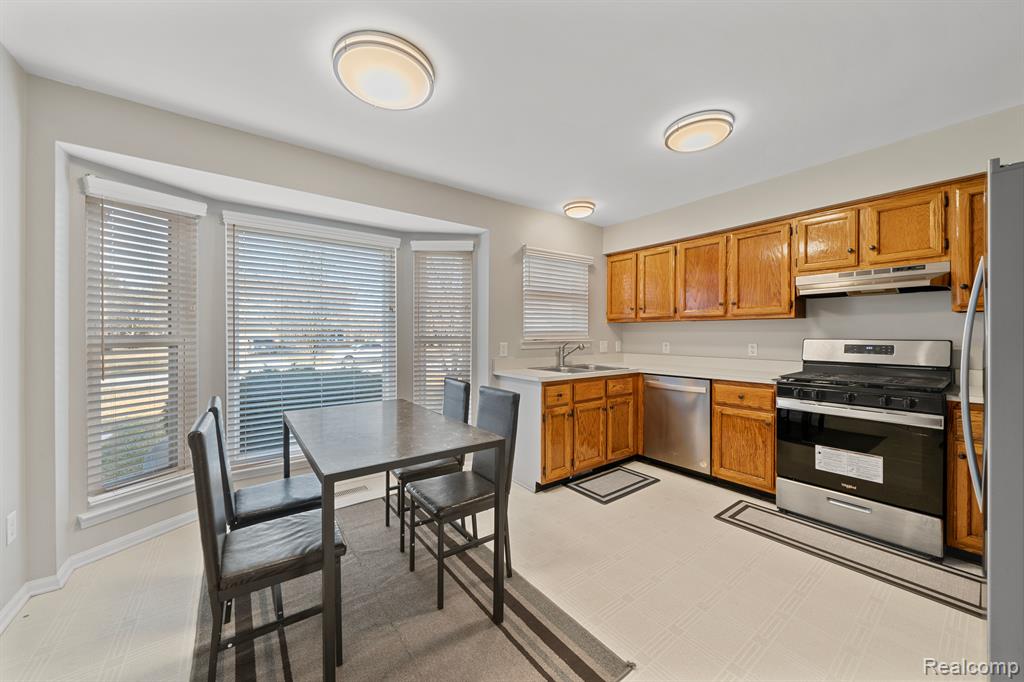 46457 SWANMERE Drive, Canton, MI 48187 — Photo 8