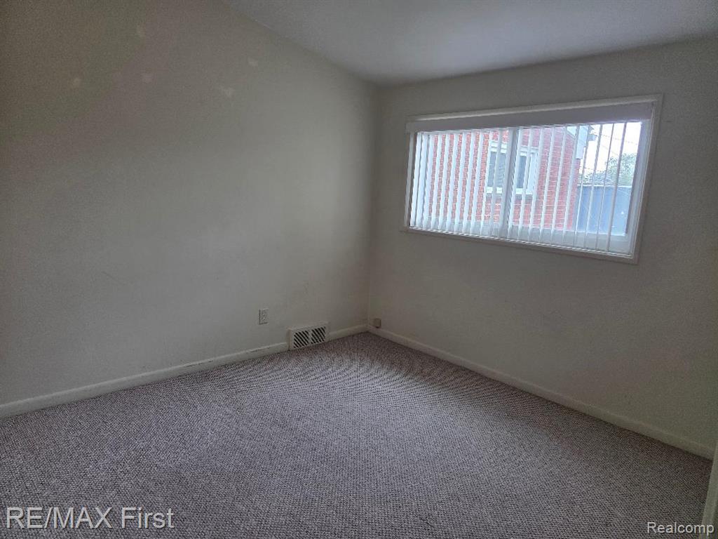 19285 Rockcastle Street, Harper Woods, MI 48225 — Photo 7