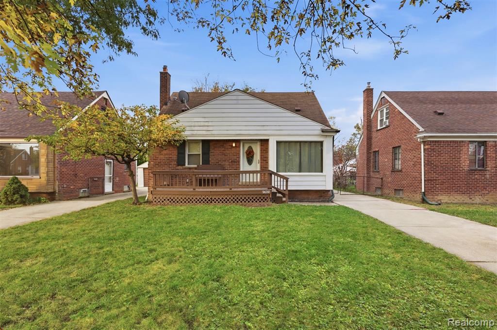 9688 HUBERT Avenue, Allen Park, MI 48101